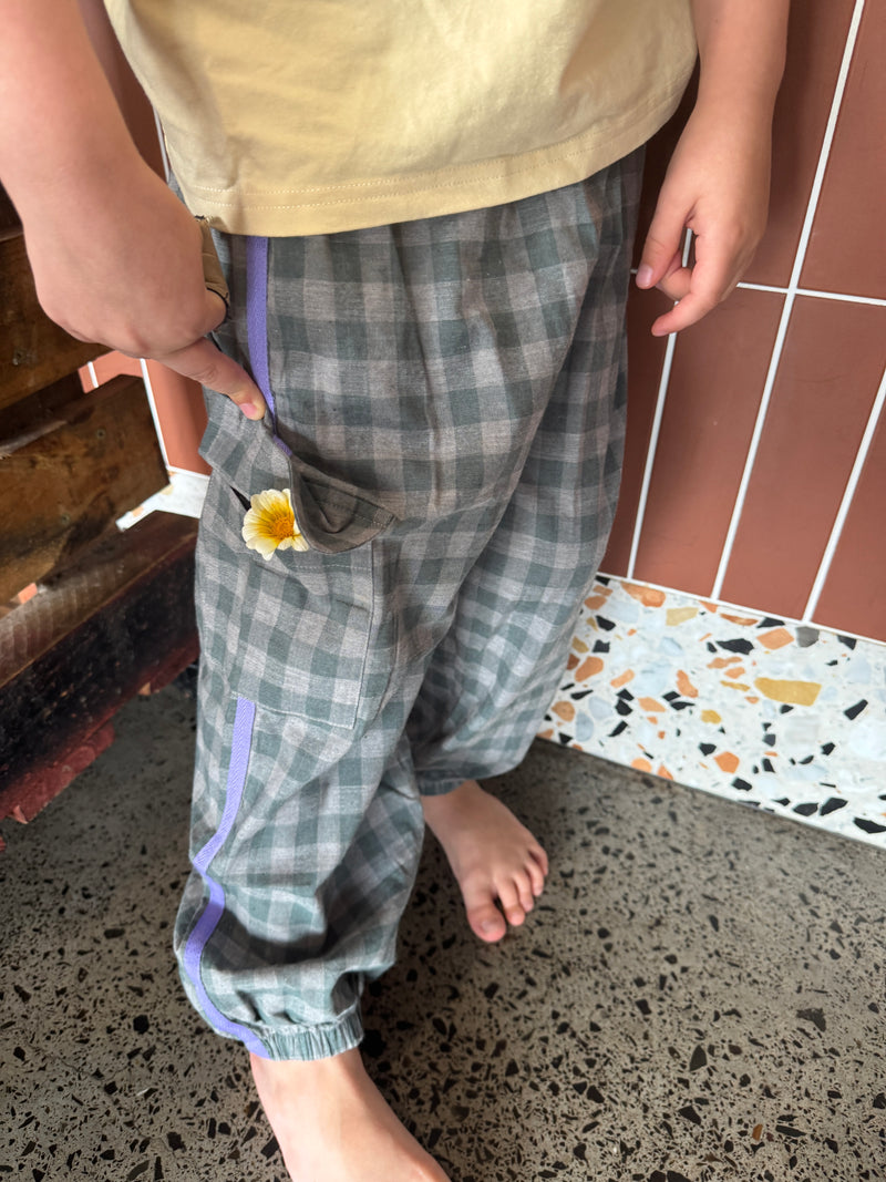 Pocket Pants- Green slide 1